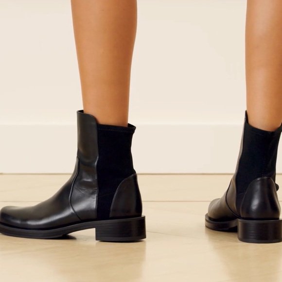 STUART WEITZMAN BOLD CLASSIC ANKLE BOOTS SIZE 7B - Picture 2 of 9